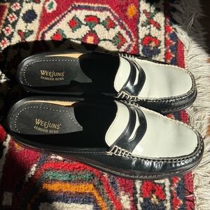 Bass Weejuns Wynn Black and White Loafer Mules — Women’s 6.5